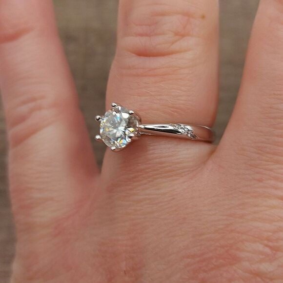 1 Carat Platinum Plated Moissanite 925 Silver Engagement Ring - Picture 5 of 14